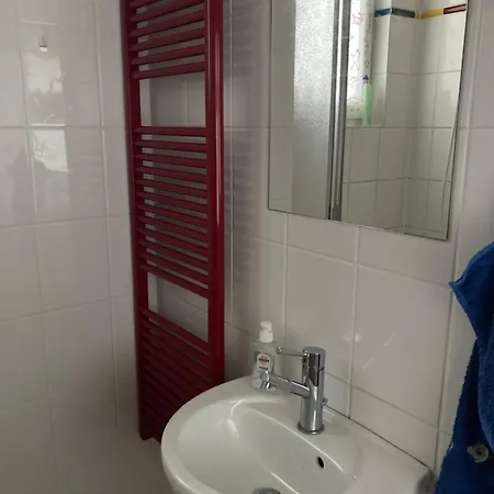 Premium Ruhiges Ganzes 90 M 2 Schlafzimmer Grosse Kueche Wohnzimmer Apartmán *