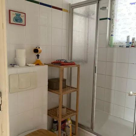 Premium Ruhiges Ganzes 90 M 2 Schlafzimmer Grosse Kueche Wohnzimmer Apartmán Duisburg